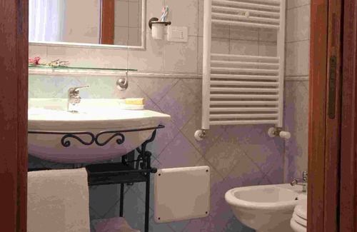 Specchia Villa | Blue Apartment in Villa AlSalento. All comforts, quiet private bathroom