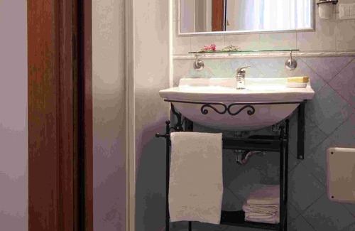 Specchia Villa | Blue Apartment in Villa AlSalento. All comforts, quiet private bathroom