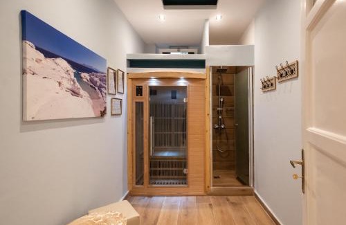 Athens Apartment | Blue Ark Lavish Sauna Suite