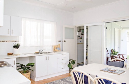 Kings Beach House | Blue Beach House – Unwind at this stunning beachside cottage in Kings Beach