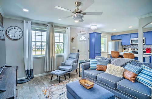Highlands - Perkins House | 'Blue Cottage in the Bayou' w/Private Yard!