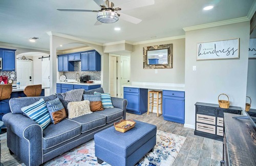 Highlands - Perkins House | 'Blue Cottage in the Bayou' w/Private Yard!