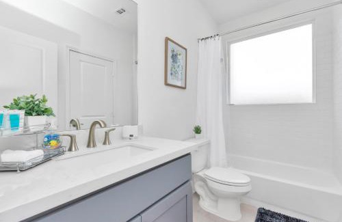 Greater East End House | Blue Dream Houston-10mins-Downtown- MinuteMaidPark