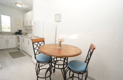 Rendezvous Condo | BLUE HAVEN 1- STUDIO CONDO near BEACHES W/POOL