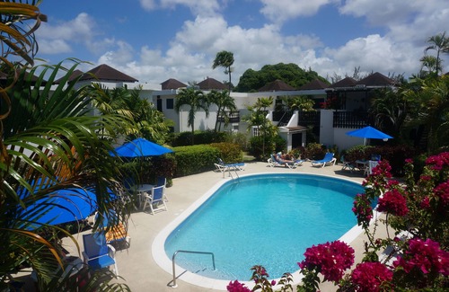 Rendezvous Condo | BLUE HAVEN 1- STUDIO CONDO near BEACHES W/POOL