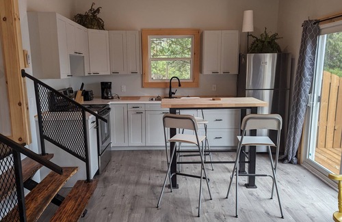 Arden Cottage | Blue Heaven - Fully Updated 3 Bedroom with Bunkie Tranquil Paradise on Bull Lake