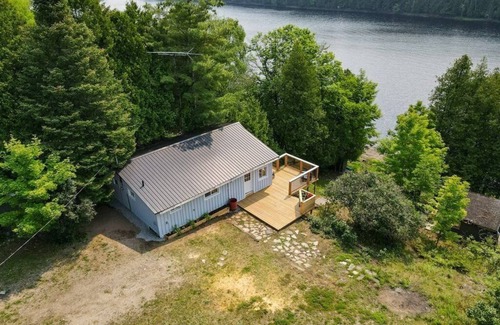 Arden Cottage | Blue Heaven - Fully Updated 3 Bedroom with Bunkie Tranquil Paradise on Bull Lake
