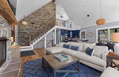 Lake Norman of Catawba House | Blue Heron by AvantStay | Lakefront, Dock, Pool, Theater | Sleeps 22