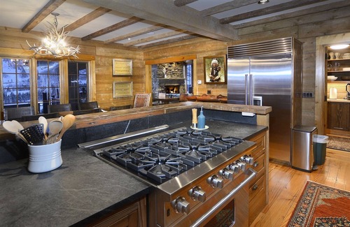 Crested Butte House | Blue Heron Lodge/Lux 6 Bedroom Estate Overlooks the Slate River! Hot Tub! Views!