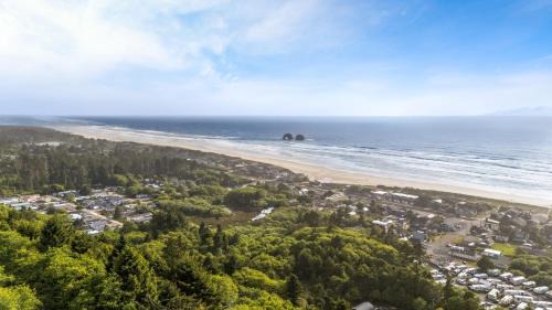 Rockaway Beach House | Blue Horizon by AvantStay Panoramic Views of the Ocean w Entertainers Patio