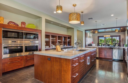 Kamuela House | Blue Lagoon - 7 bdr estate with large heated lagoon pool/spa - Mauna Lani resort