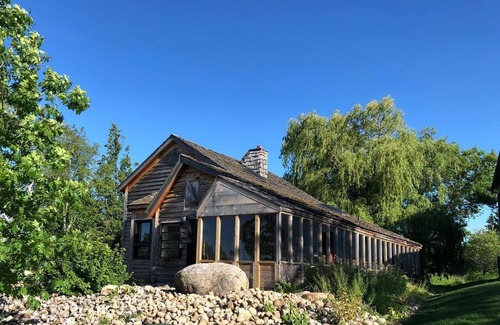 Craigleith Cottage | Blue Mountain 3 bedroom home - Minutes from the beach and Village!