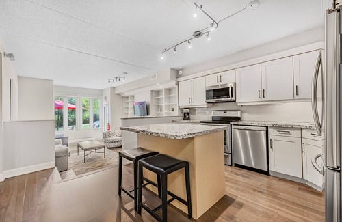 The Blue Mountains Condo | Blue Mountain Haus - Private Patio - Walk to Blue