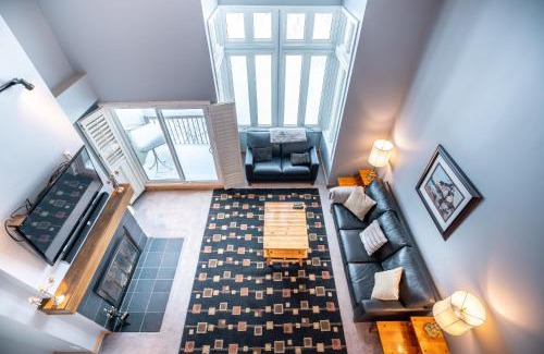 The Blue Mountains Apartment | Blue Mountain Slopeside Chalet in Chateau Ridge
