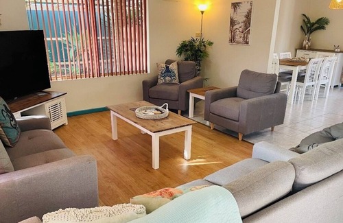 Kalbarri House | Blue Occy Kalbarri Sleeps 8, Pet Friendly, Free Wifi, Central Location