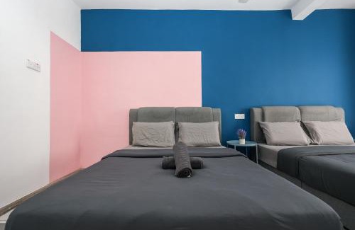 Brinchang Apartment | Blue & Pink Haven by Clover Home Emerald Avenue 5-06