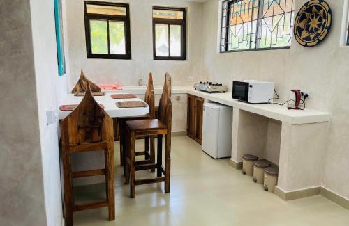 Jambiani Cabin | Blue Reef Sport & Fishing Lodge and Bungalows