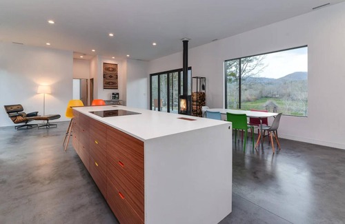 Asheville House | Blue Ridge Mtn Modern House w/Pool & Hot Tub