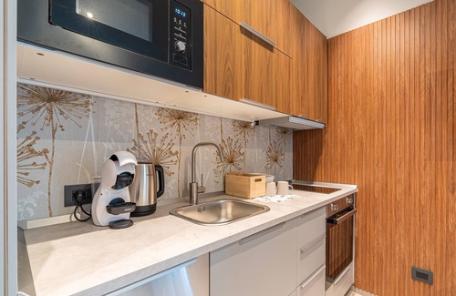 Viagrande Apartment | 'Blue' Room with Mountain View, Shared Terrace and Air Conditioning