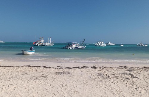Playa Bibijagua Apartment | blue sky beach playa sun bright house