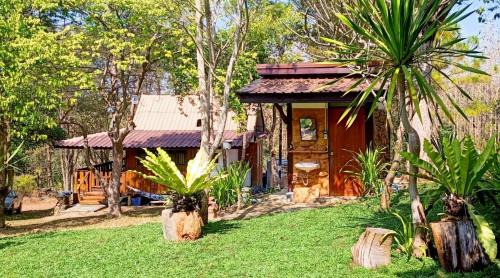 Kaset Sombun House | Blue Sky Hills Home Stay