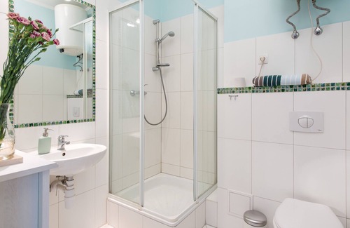 Old Town Apartment | Blue-sky loft by Main Square, AC, sleeps 4