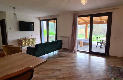 Terranuova Bracciolini House | Blue villa surrounded by greenery between Arezzo Florence and Siena