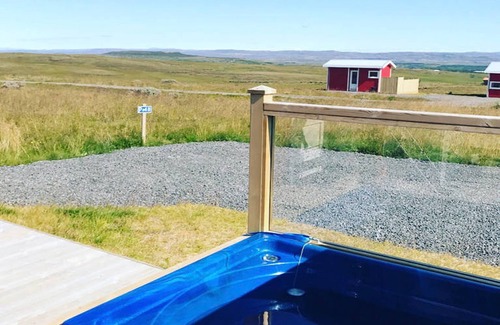 Reykholt Cabin | Blue View cabin 4B with Hot Tub