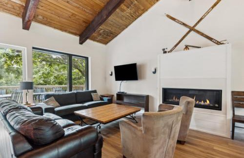 The Blue Mountains Villa | Blue View Chalets