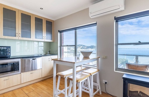 Nelson Bay Apartment | Blue Vista,9,13 Victoria Parade - Studio with stunning water views and air conditioning