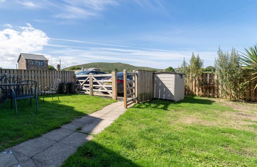 St Ives Apartment | Blue Water – Sleeps 5 – Parking – Dog Friendly (Max Two) – Outside Space