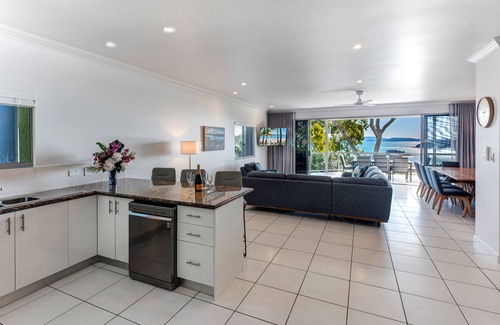Hamilton Island House | Blue Water Views 16 - breathtaking views and luxury at on Hamilton Island.