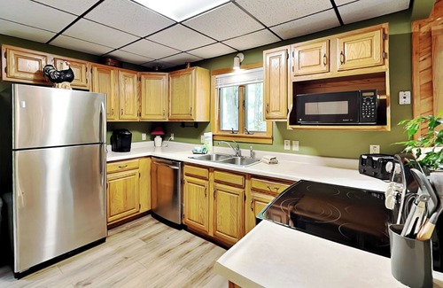 Blakeslee House | Blue Waters | Community Indoor Pool + Dock Slip!