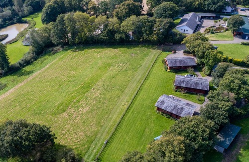 Highampton House | BLUEBELLS, family friendly, character holiday cottage in Sheepwash