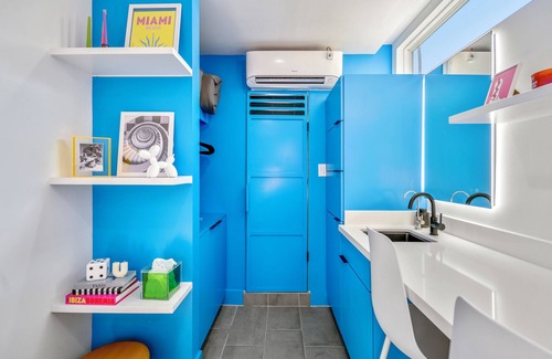 Greater East End Apartment | Blueberry Container @EADO Juice Box