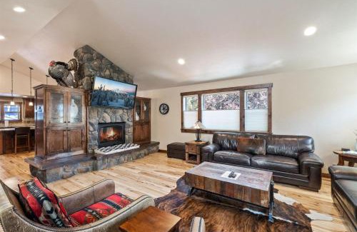 Bend House | Bluebird Day - Drake Escape