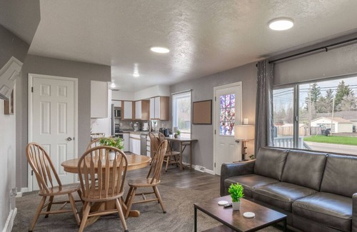 Great Falls House | Bluebird House - Extended Stay