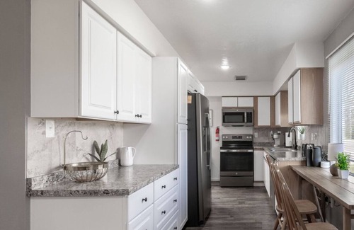 Great Falls House | Bluebird House - Extended Stay