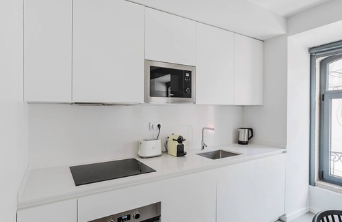 Alcantara Apartment | Blueground | Alcantara, private garden, a/c, elevator