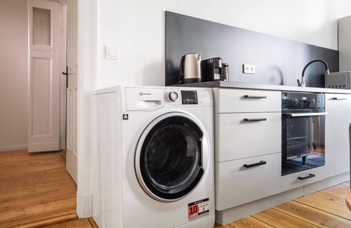 Alt-Treptow Apartment | Blueground | Alt-Treptow, balcony, nr Spreeufer