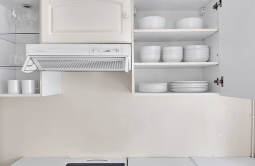 Auteuil Apartment | Blueground | Auteuil, elevator & concierge