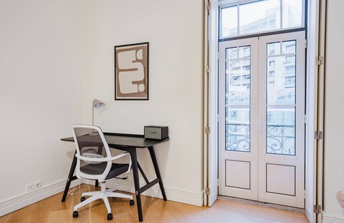 Santo Antonio Apartment | Blueground | Avenidas Novas, AC, balcony, nr park