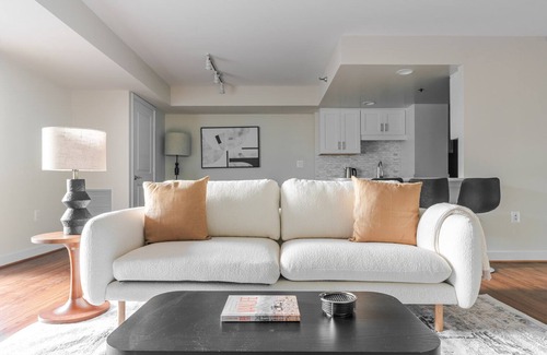 Ballston Apartment | Blueground | Ballston, pool, nr Arlington Park