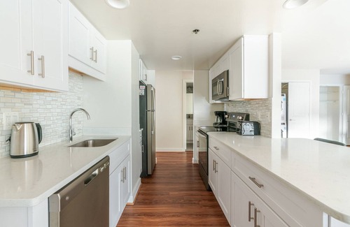 Ballston Apartment | Blueground | Ballston, pool, nr Arlington Park
