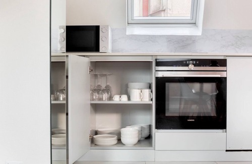 Quartier du Faubourg-Montmartre Apartment | Blueground | Cadet, close to dining & shopping