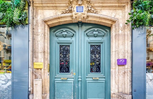 Quartier du Faubourg-Montmartre Apartment | Blueground | Cadet, close to dining & shopping