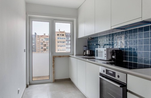 Sao Joao de Deus Apartment | Blueground | Campo Pequeno, fully equipped