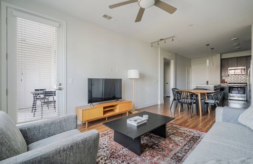 Carmel Valley Apartment | Blueground | Carmel Valley, pool, nr Torrey Pines