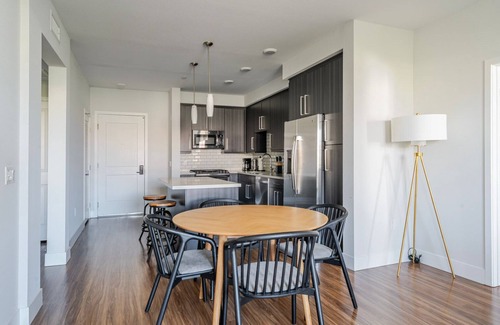 Carmel Valley Apartment | Blueground | Carmel Valley, pool, nr Torrey Pines