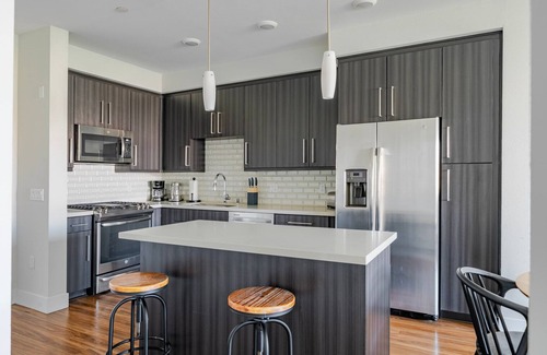 Carmel Valley Apartment | Blueground | Carmel Valley, pool, nr Torrey Pines